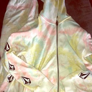 Cute volcom sweatpants outfit